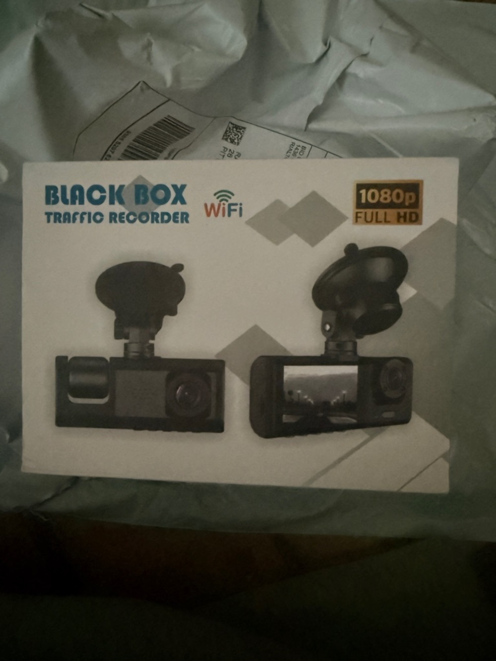 Black Box 1080p WiFi Dash Cam - Black
